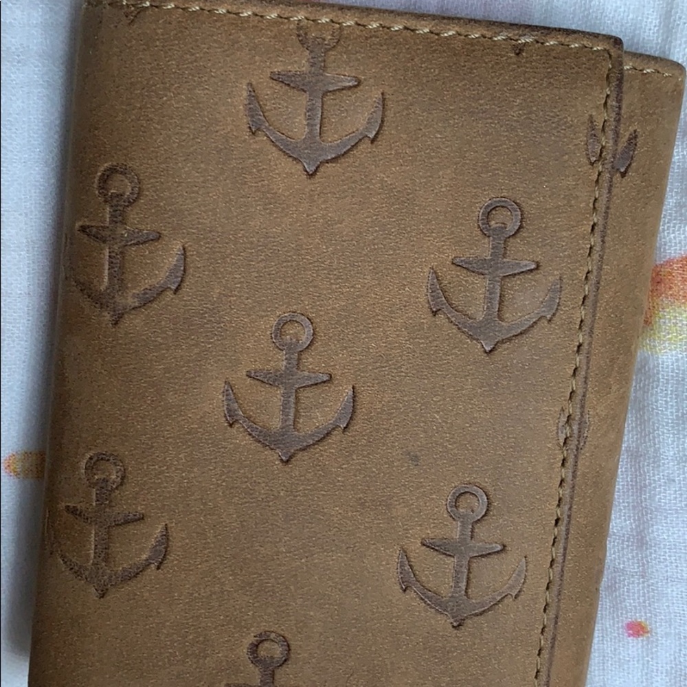 Sperry leather trifold wallet